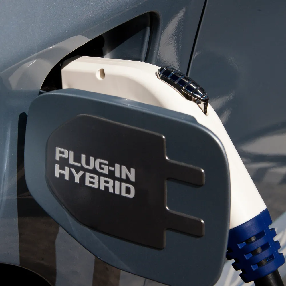 RECHARGE HYBRIDE VOITURE parking aeroport nantes aeropark
